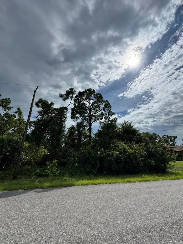395 Ramblewood Street Port Charlotte FL 33953