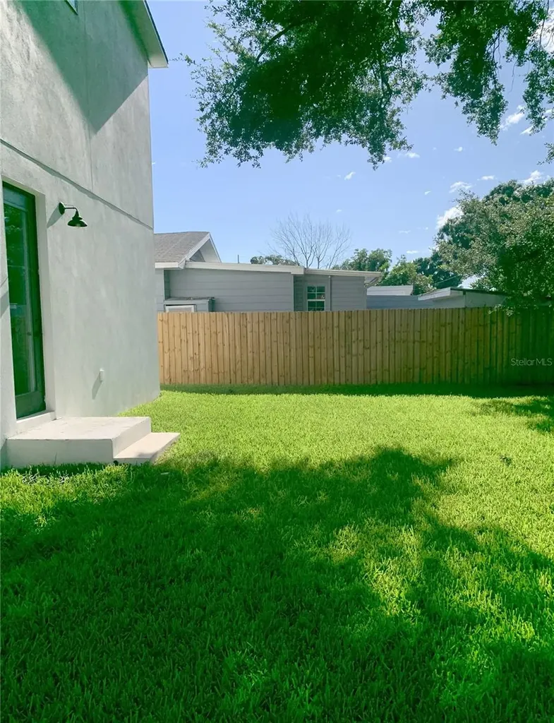 2222 E Clark Street Tampa FL 33605