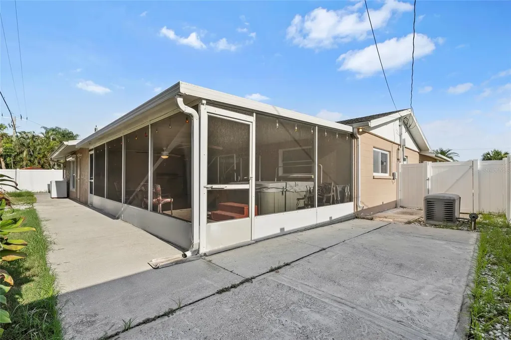 2410 Britannia Road Sarasota FL 34231