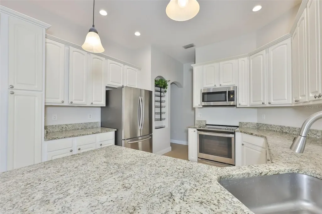 8613 Herons Cove Place Tampa FL 33647