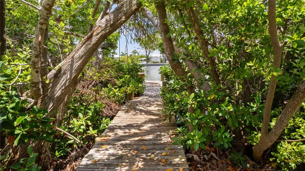 132 Crescent Drive Anna Maria FL 34216