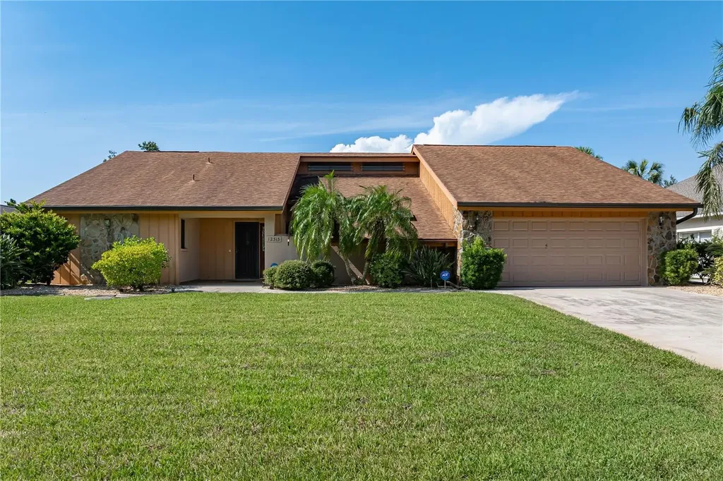 12313 SW Kingsway Circle Lake Suzy FL 34269