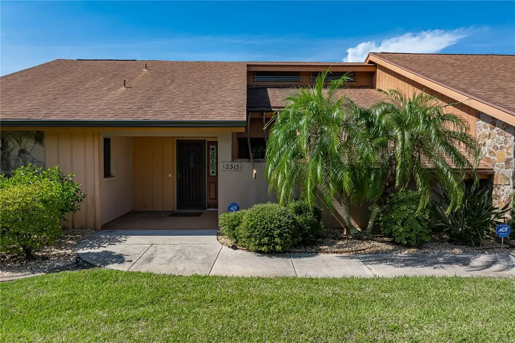 12313 SW Kingsway Circle Lake Suzy FL 34269