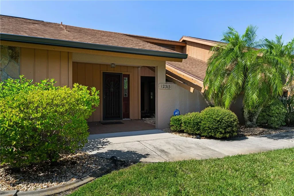 12313 SW Kingsway Circle Lake Suzy FL 34269