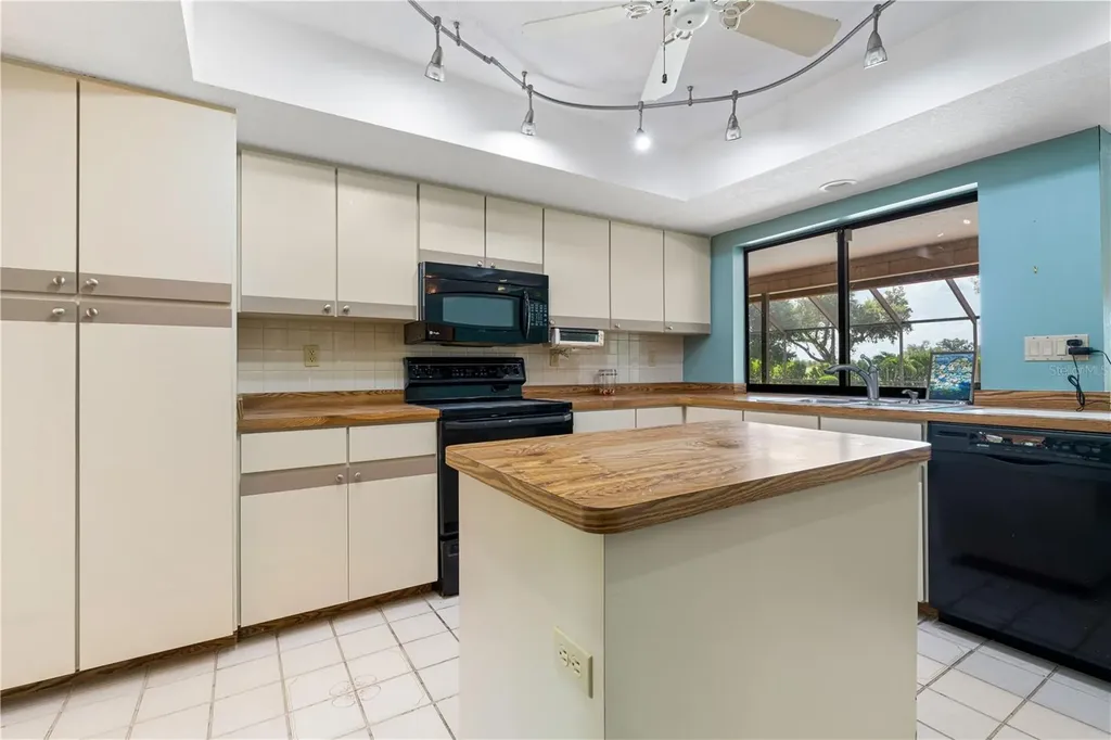 12313 SW Kingsway Circle Lake Suzy FL 34269