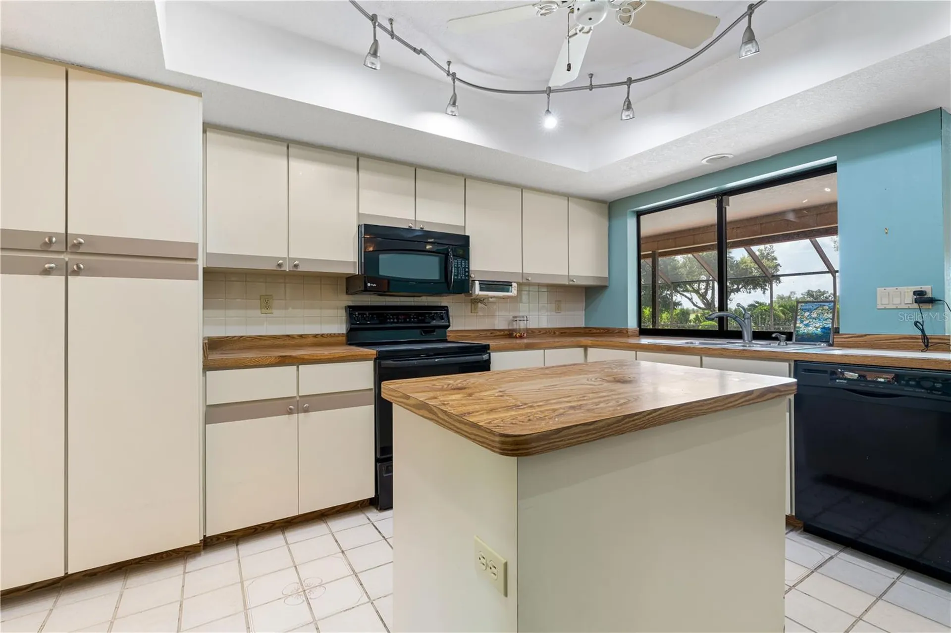 12313 SW Kingsway Circle Lake Suzy FL 34269