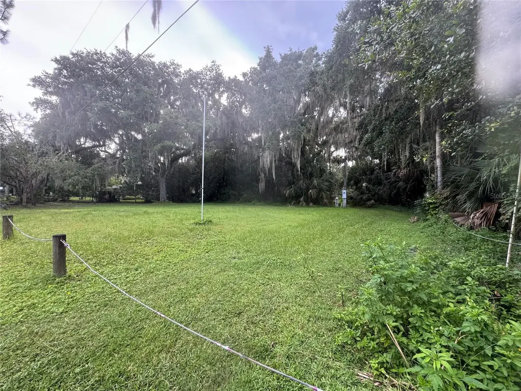 1530 Swamp Lane Geneva FL 32732