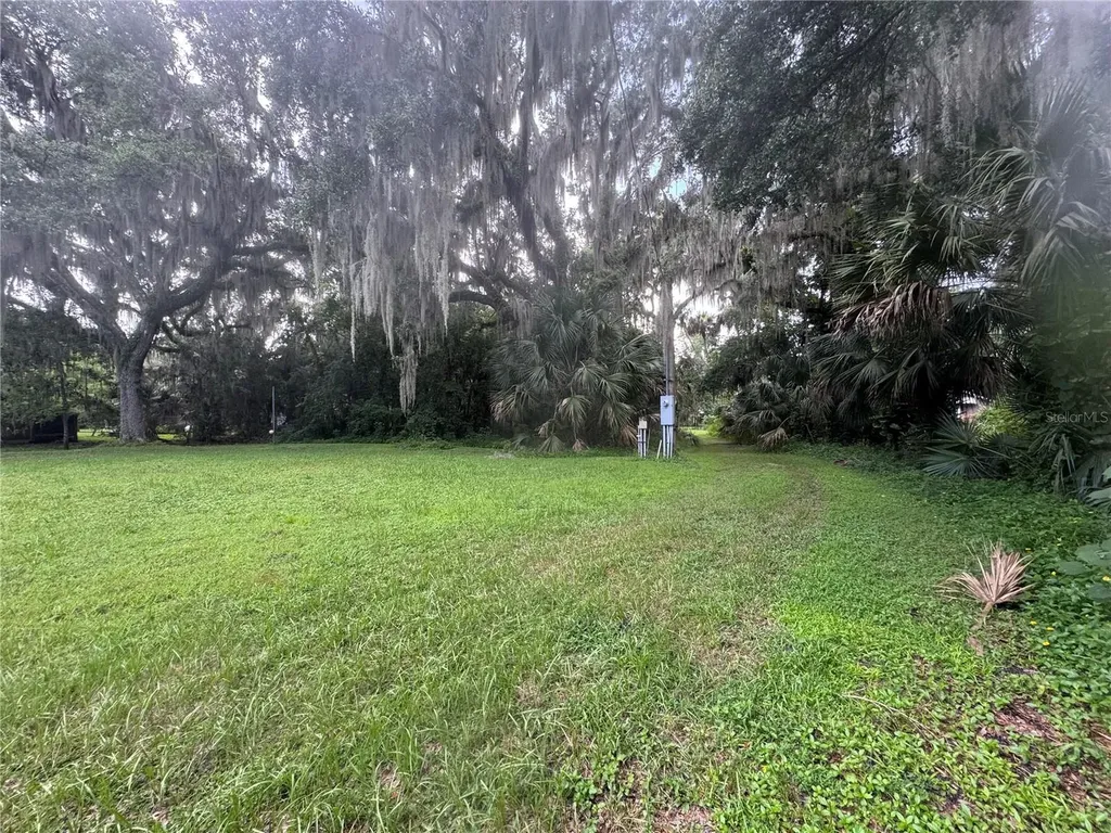 1530 Swamp Lane Geneva FL 32732