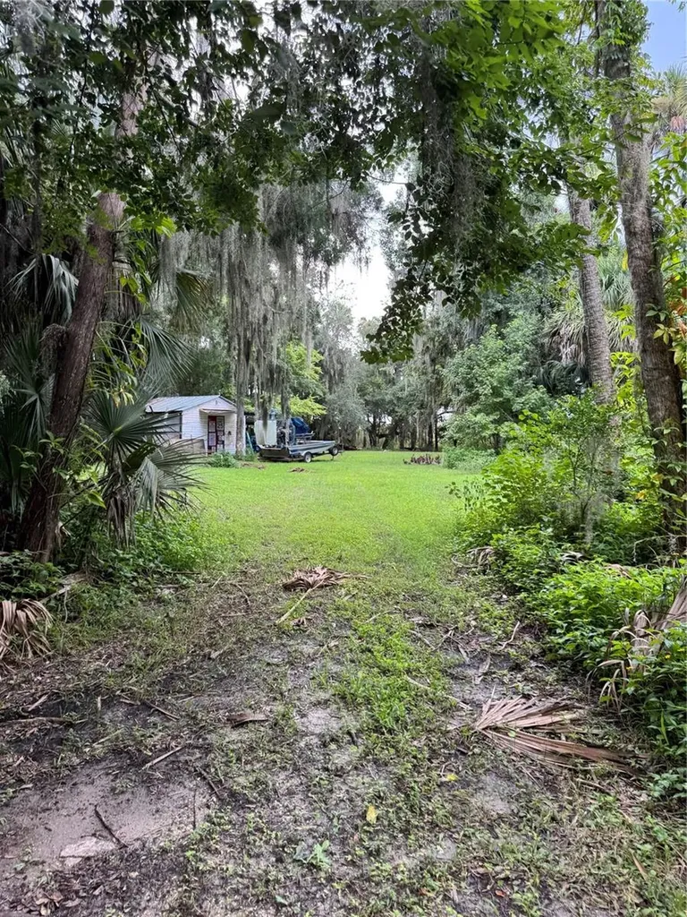 1530 Swamp Lane Geneva FL 32732