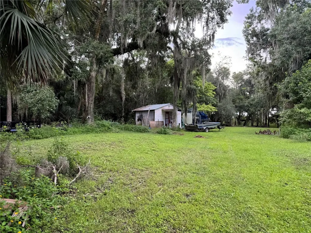 1530 Swamp Lane Geneva FL 32732