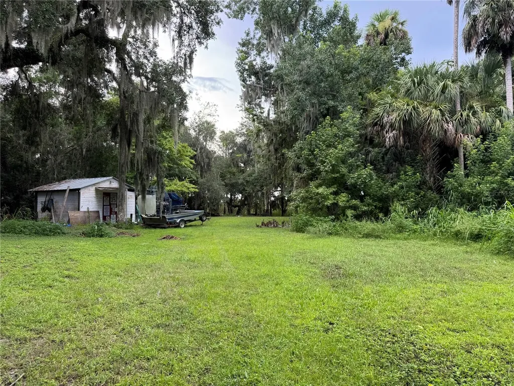 1530 Swamp Lane Geneva FL 32732