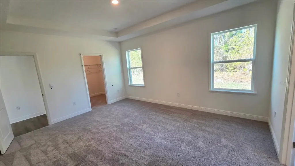 9427 Lakeview Court Spring Hill FL 34608