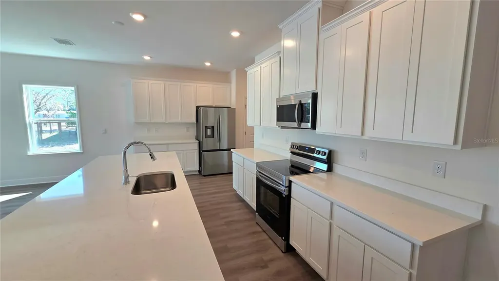 9427 Lakeview Court Spring Hill FL 34608