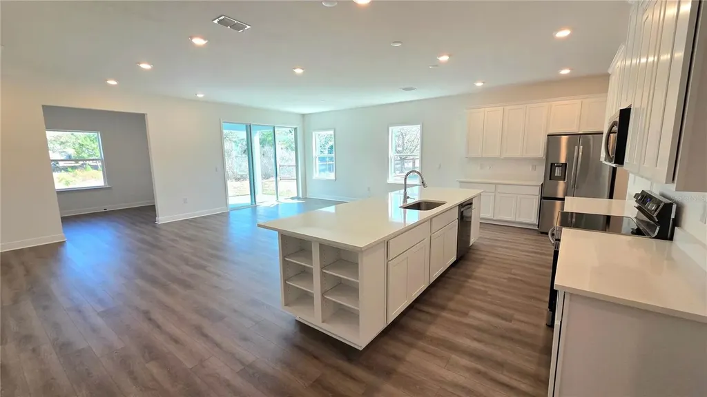 9427 Lakeview Court Spring Hill FL 34608