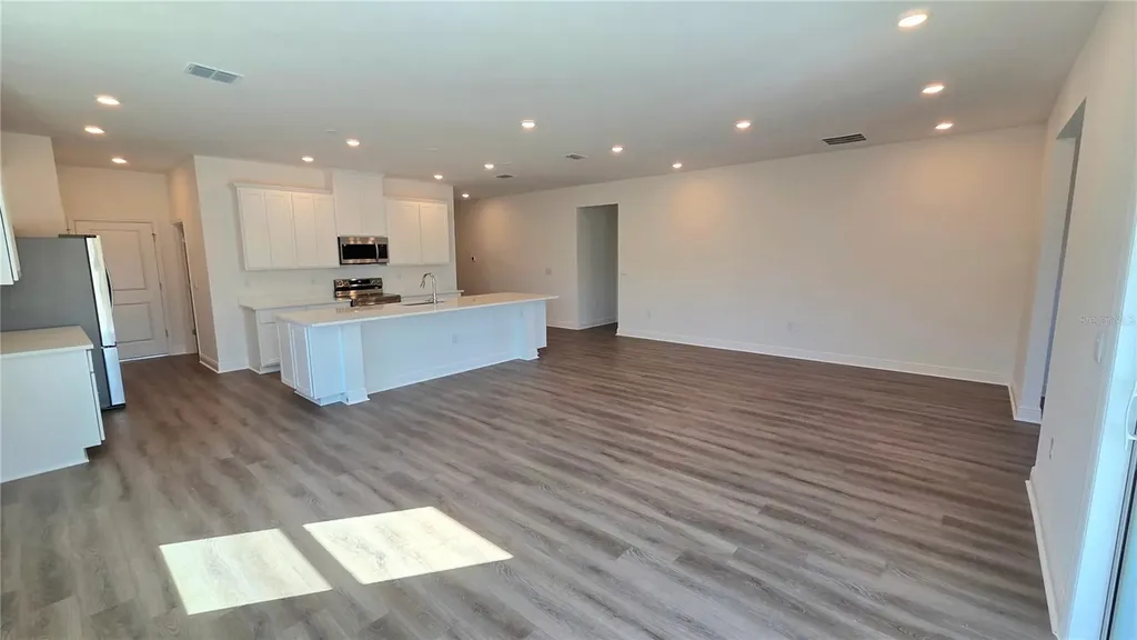 9427 Lakeview Court Spring Hill FL 34608