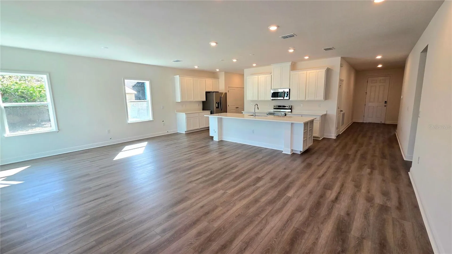 9427 Lakeview Court Spring Hill FL 34608