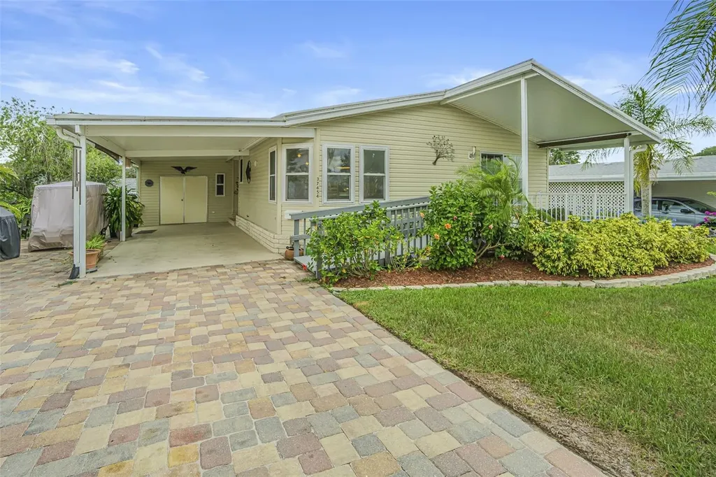 37654 Neukom Avenue Zephyrhills FL 33541