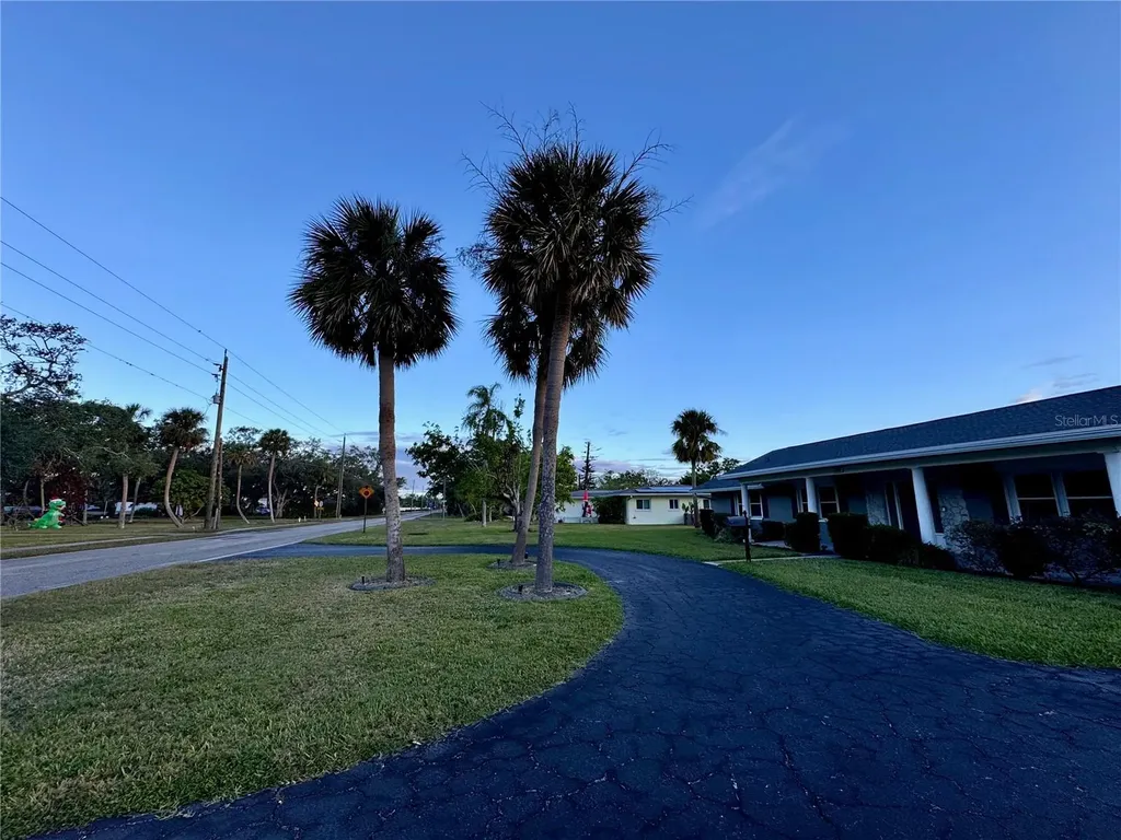 2207 51st Street W Bradenton FL 34209