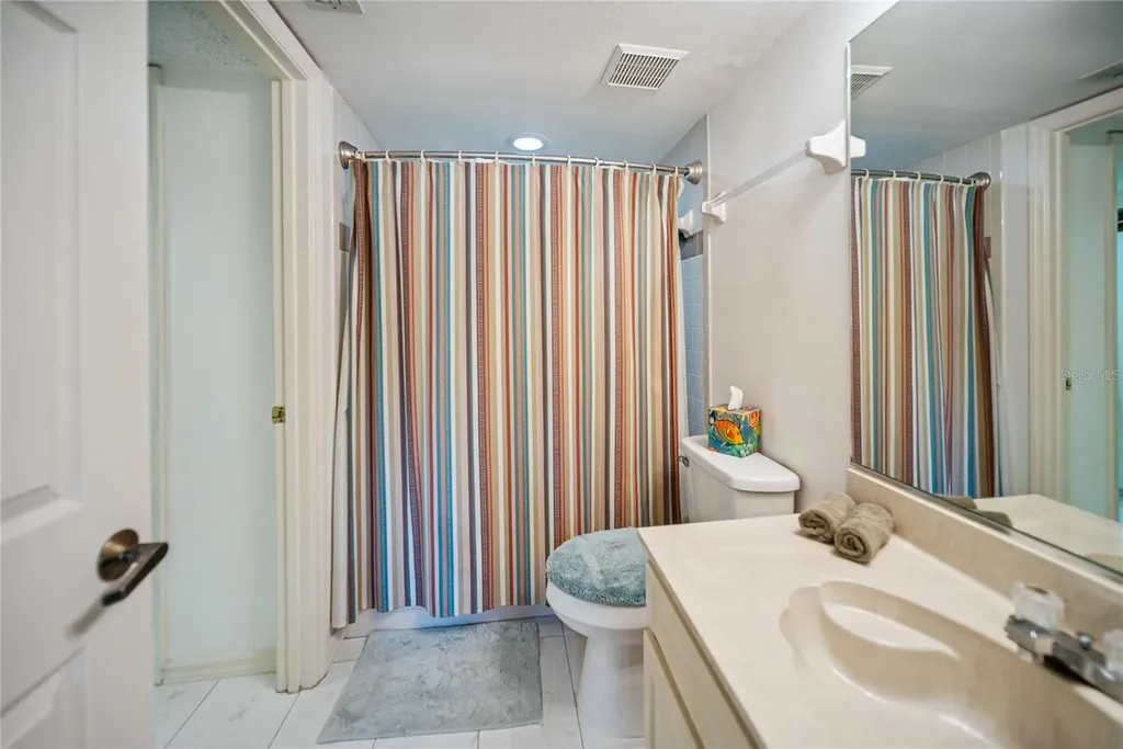 4406 Weybridge Sarasota FL 34235