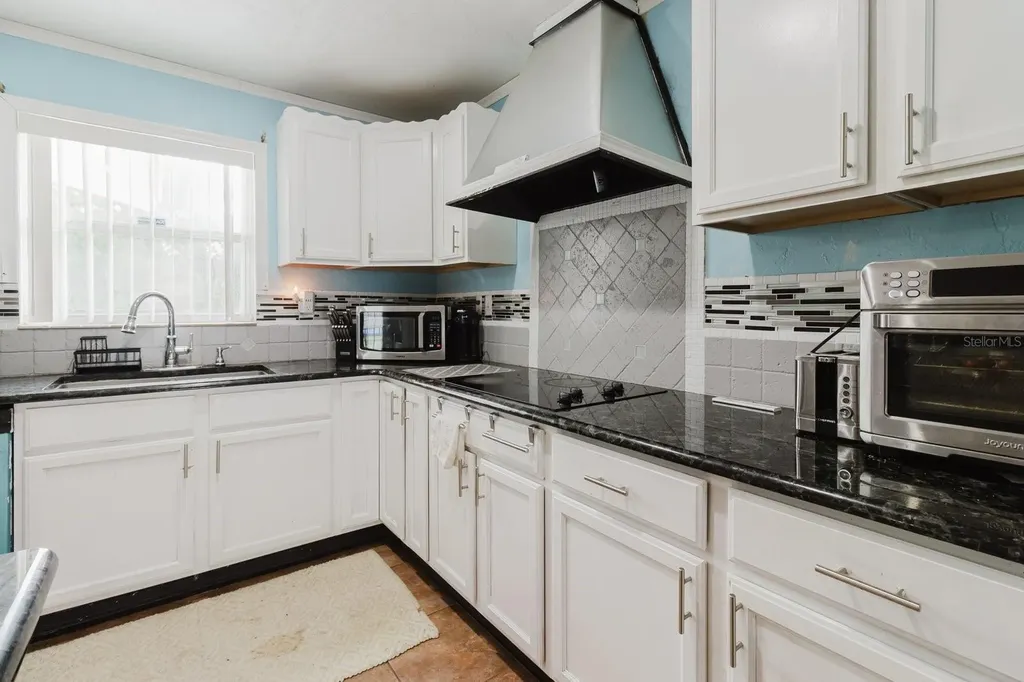 7200 8th Street N St Petersburg FL 33702