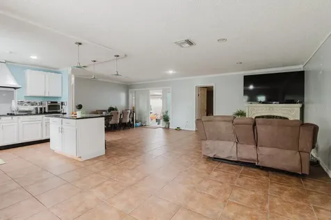 7200 8th Street N St Petersburg FL 33702