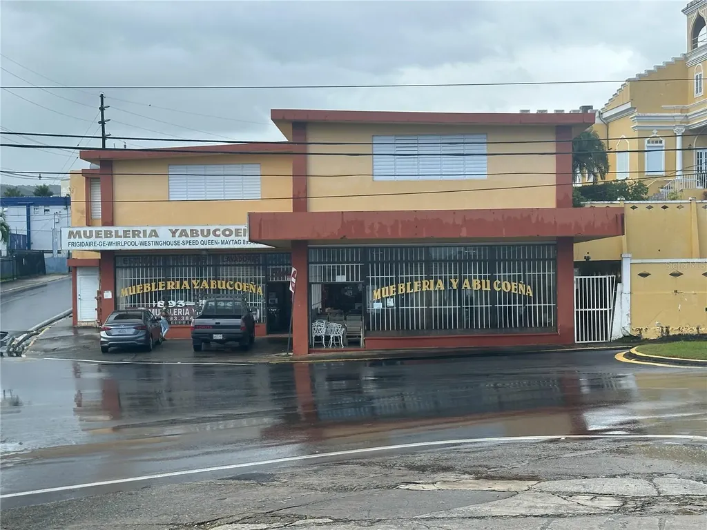 #56 Calle Cristobal Colon Yabucoa PR 00767