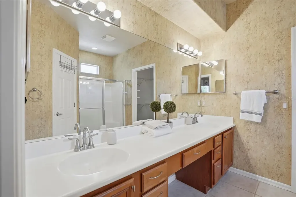 8005 Shaddock Place Land O Lakes FL 34637