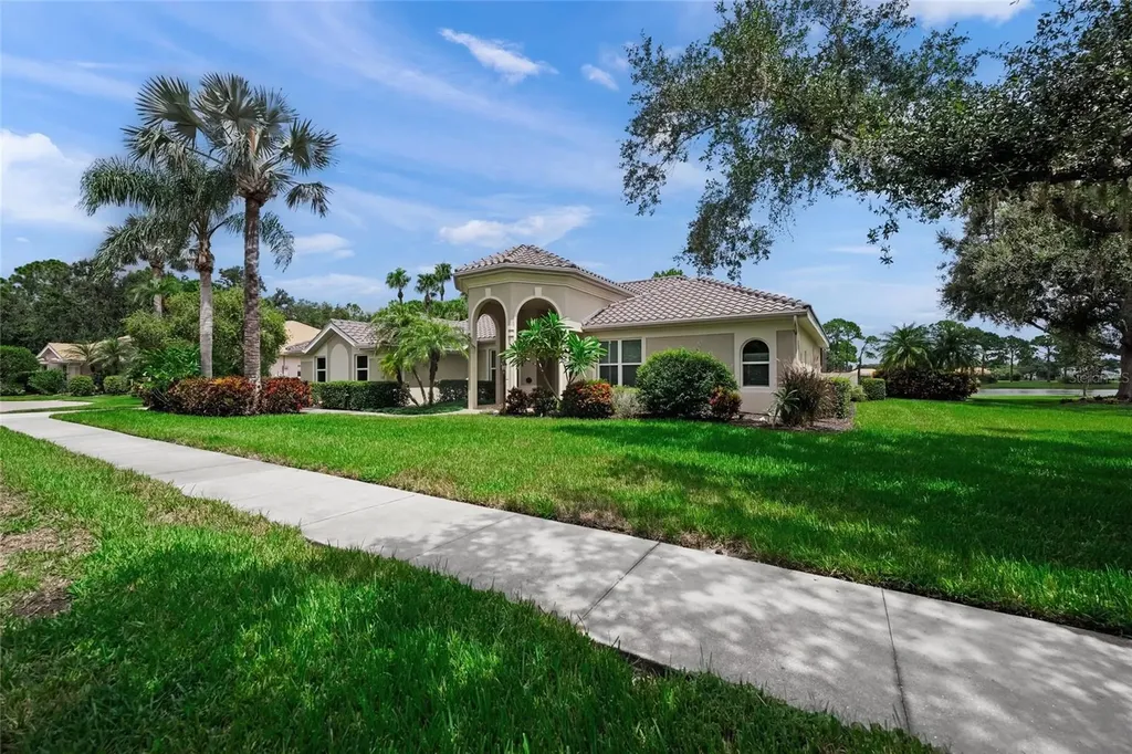8305 Flagstaff Way Sarasota FL 34241