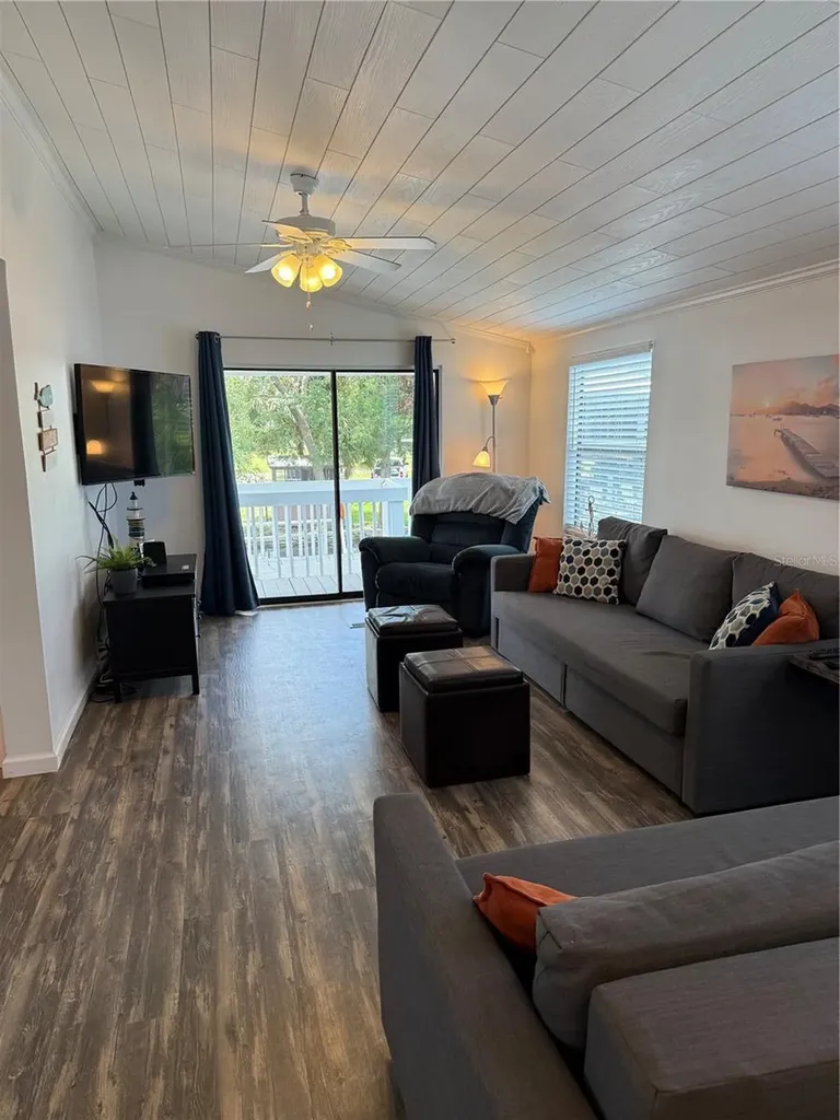 1712 NE King Street Steinhatchee FL 32359