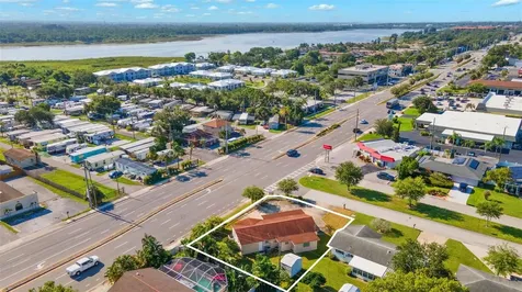 10701 Village Green Avenue Seminole FL 33772