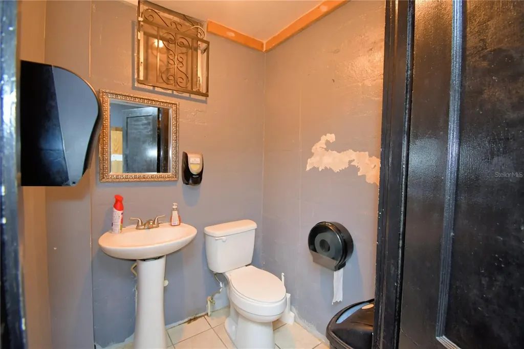 128 E Orange Avenue Lake Wales FL 33853