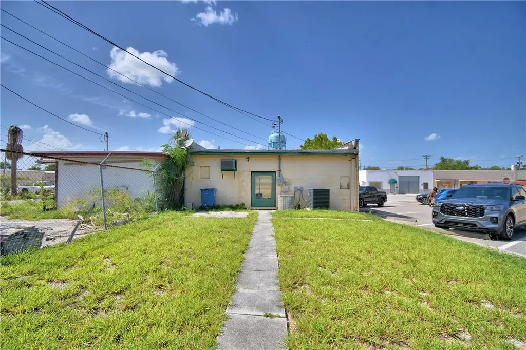 128 E Orange Avenue Lake Wales FL 33853