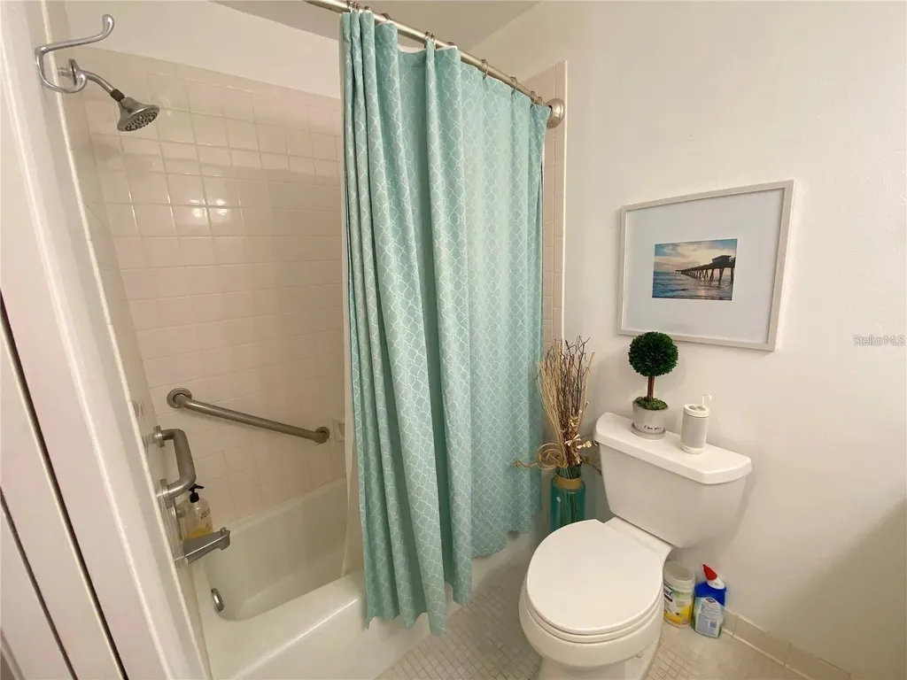 7041 W Country Club Drive N Sarasota FL 34243