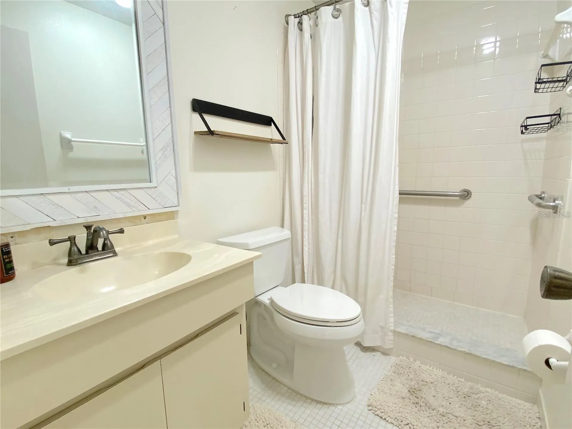 7041 W Country Club Drive N Sarasota FL 34243