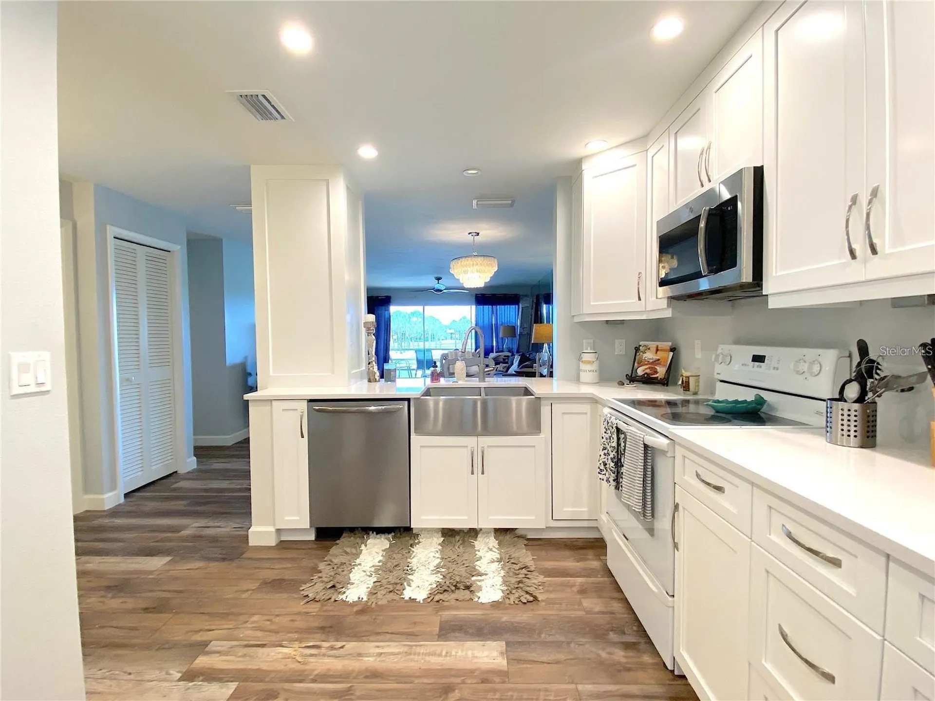 7041 W Country Club Drive N Sarasota FL 34243