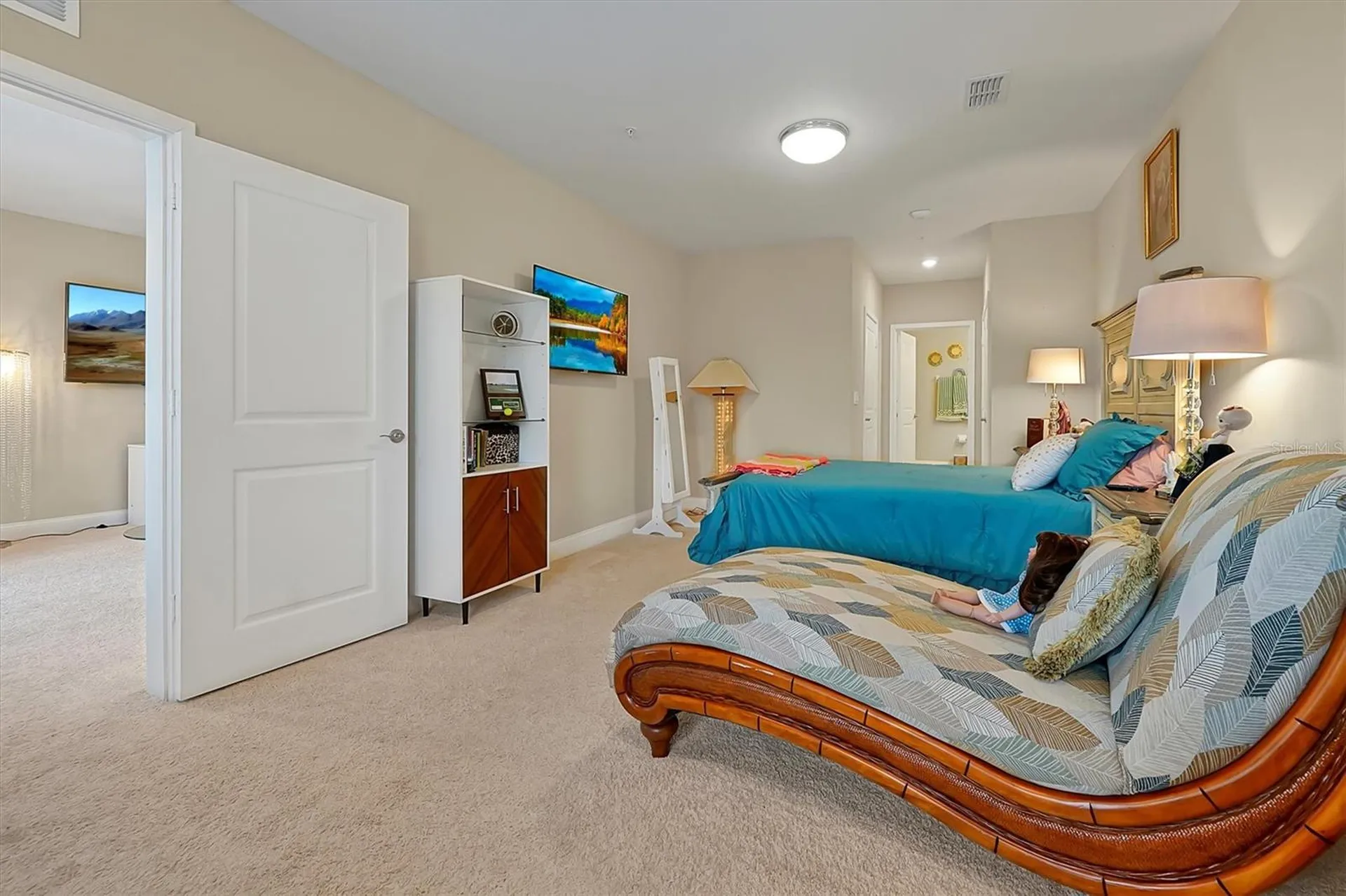7565 Laureate Boulevard Orlando FL 32827