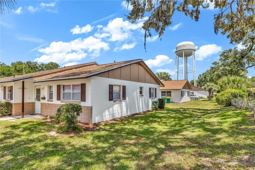 706 E Minnesota Avenue Deland FL 32724