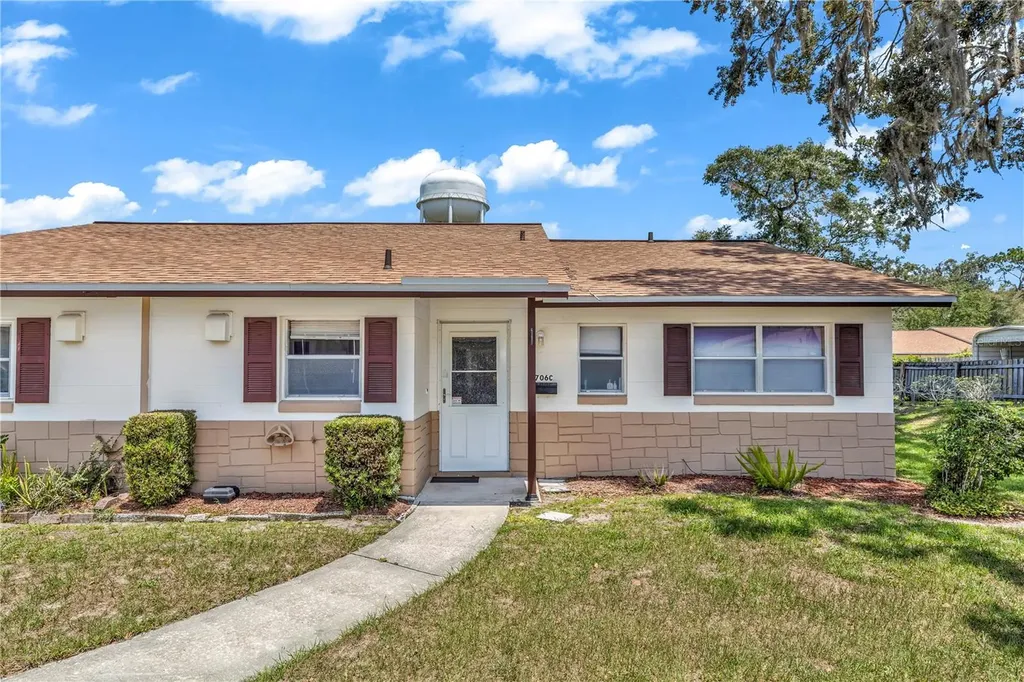 706 E Minnesota Avenue Deland FL 32724