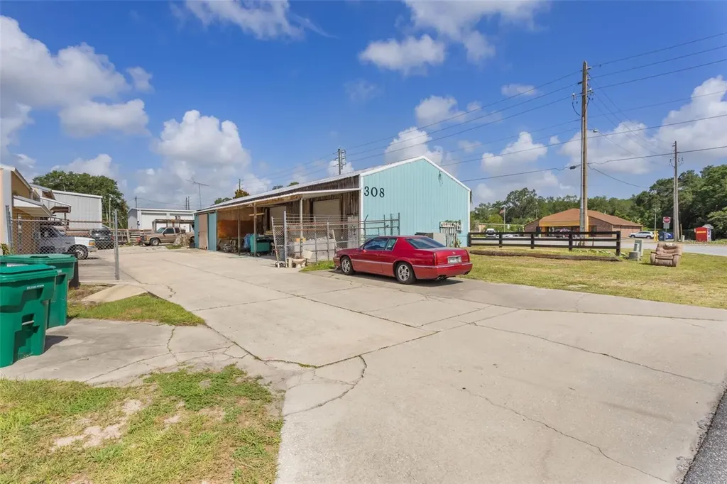 300 N Dixie Avenue Fruitland Park FL 34731