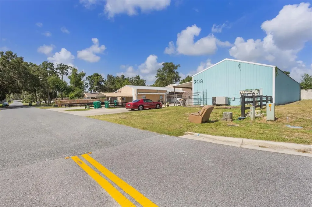 300 N Dixie Avenue Fruitland Park FL 34731