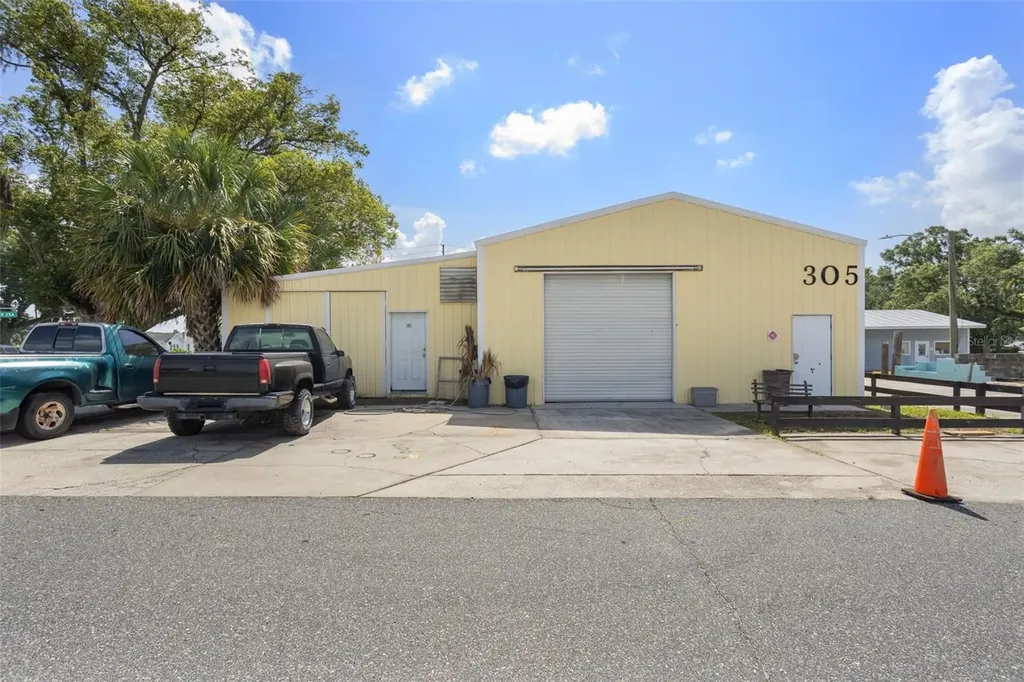300 N Dixie Avenue Fruitland Park FL 34731