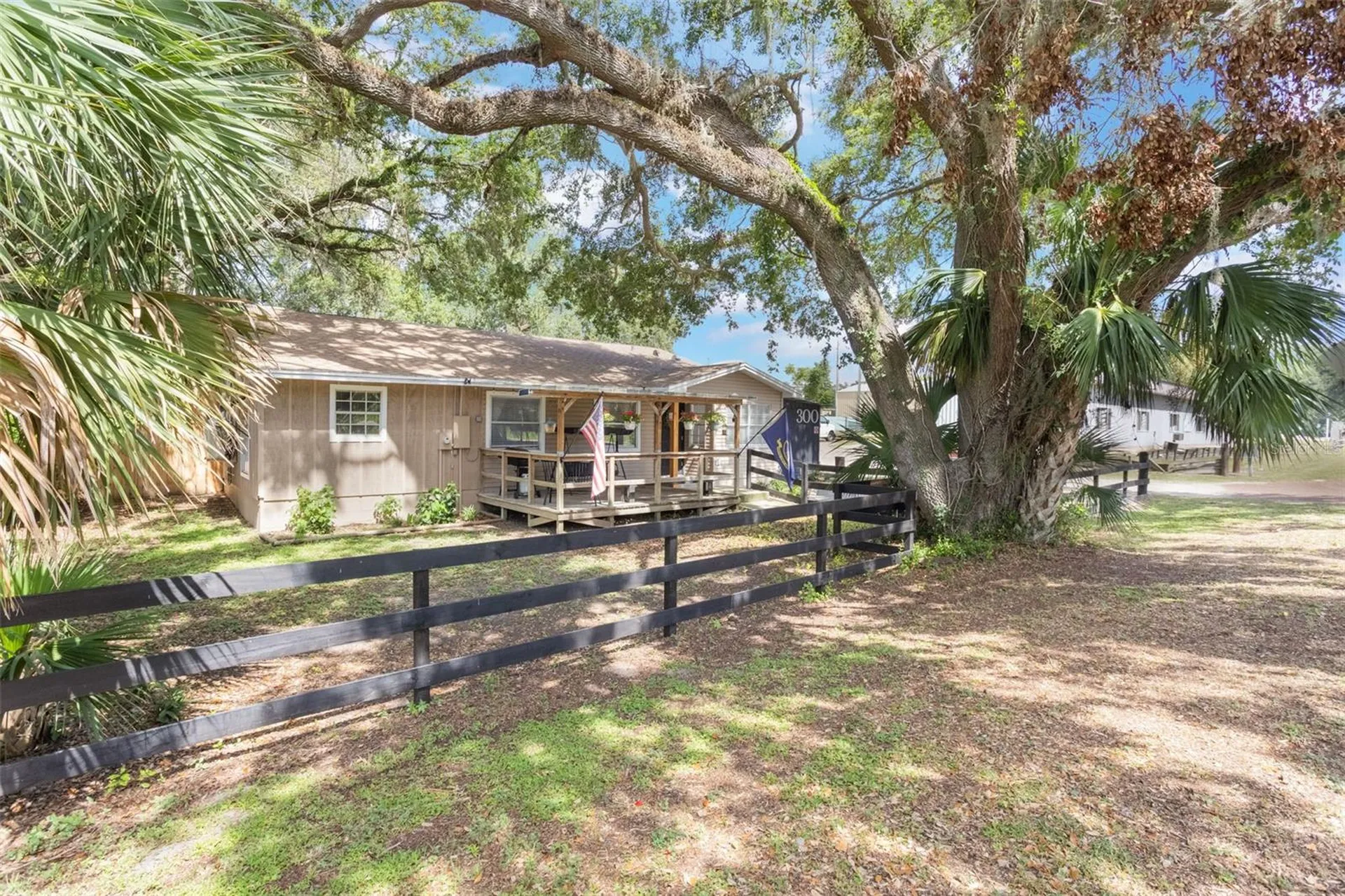 300 N Dixie Avenue Fruitland Park FL 34731