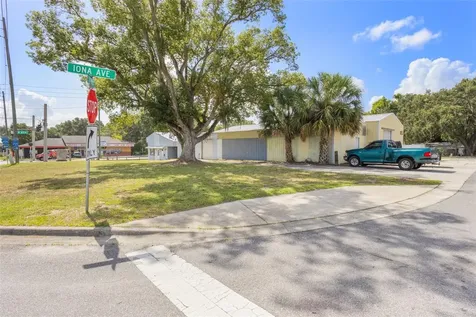 300 N Dixie Avenue Fruitland Park FL 34731