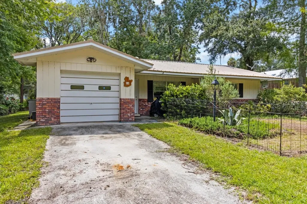 516 S Tuck Point Inverness FL 34450