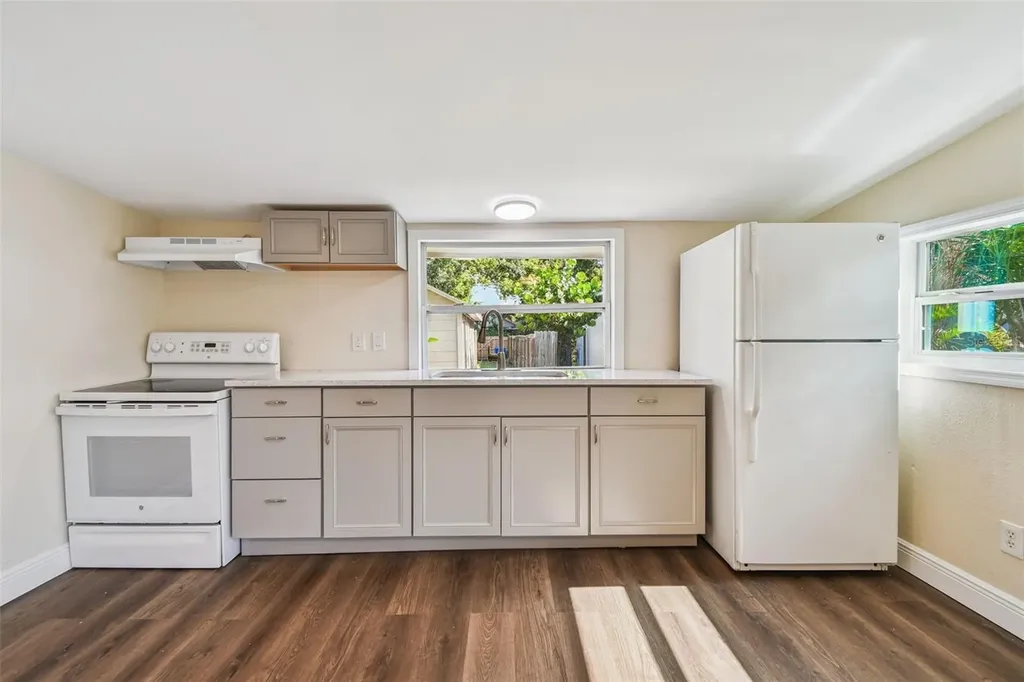 711 Smith Street Clearwater FL 33756