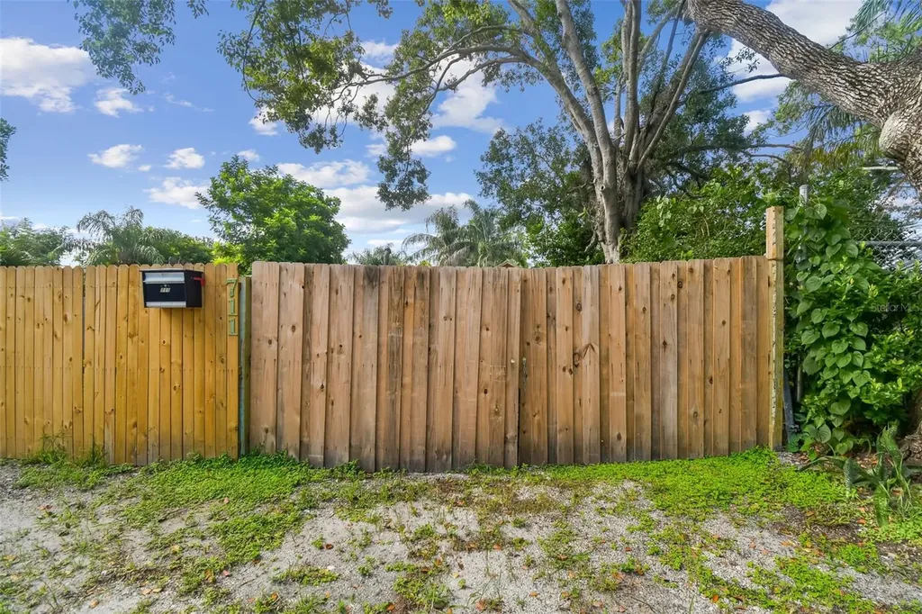 711 Smith Street Clearwater FL 33756