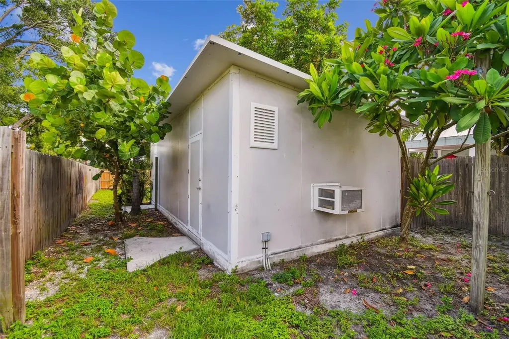 711 Smith Street Clearwater FL 33756