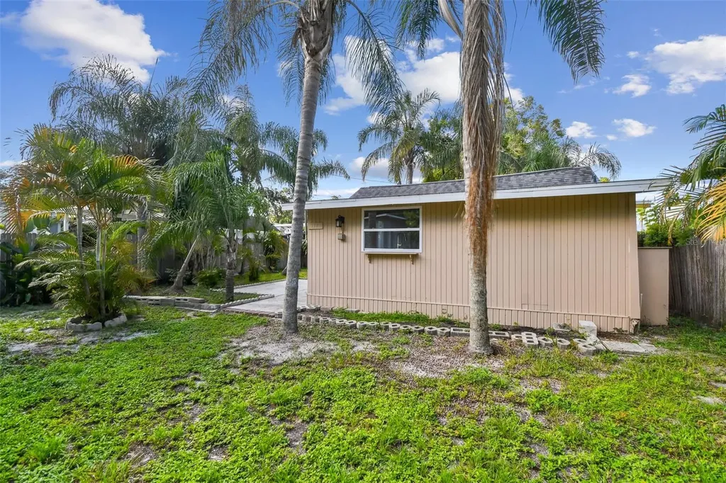 711 Smith Street Clearwater FL 33756