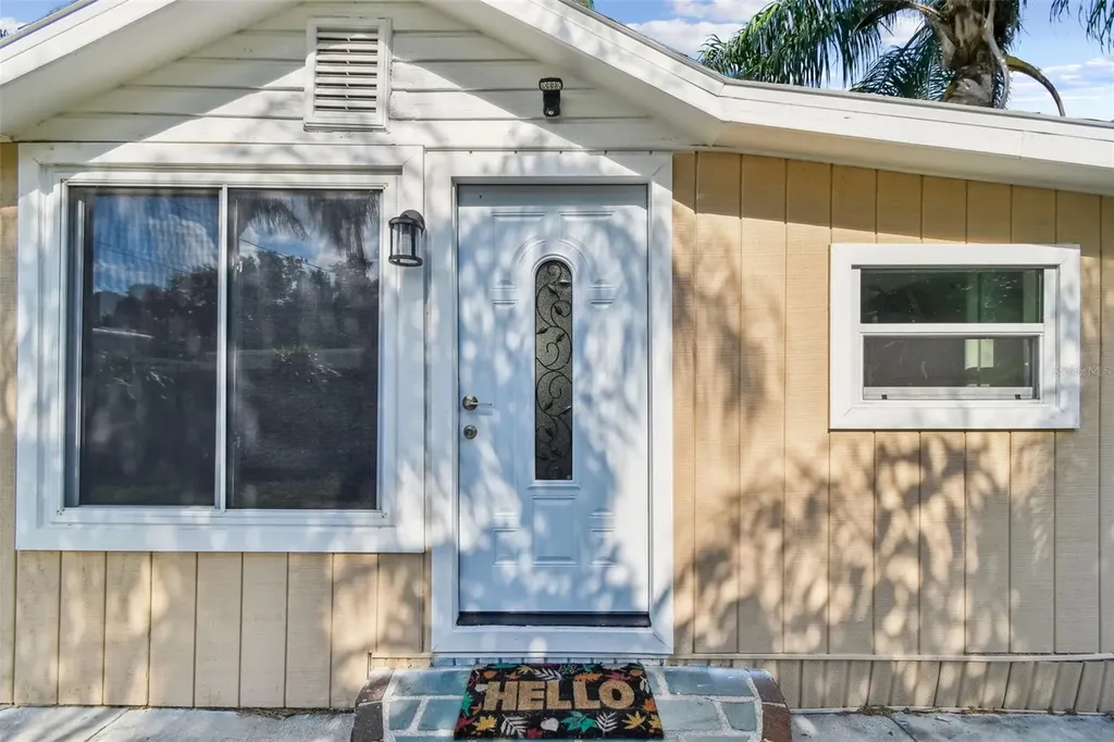 711 Smith Street Clearwater FL 33756