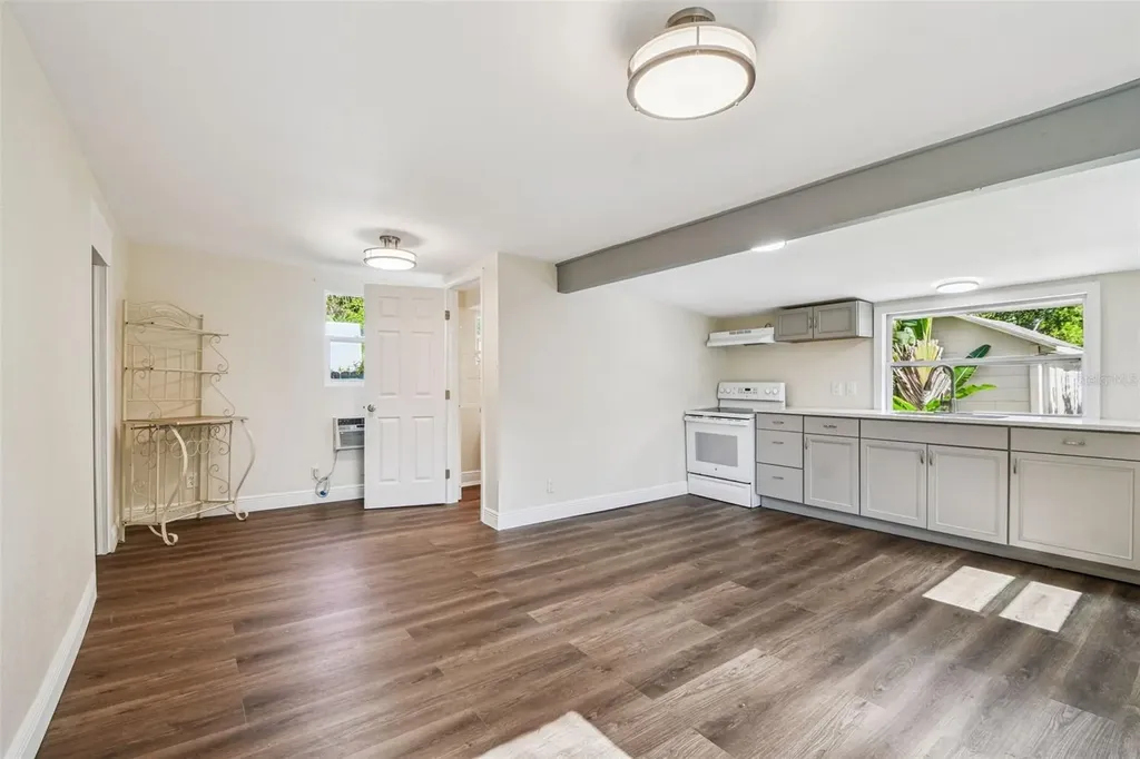 711 Smith Street Clearwater FL 33756